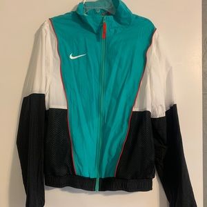 Nike men’s windbreaker